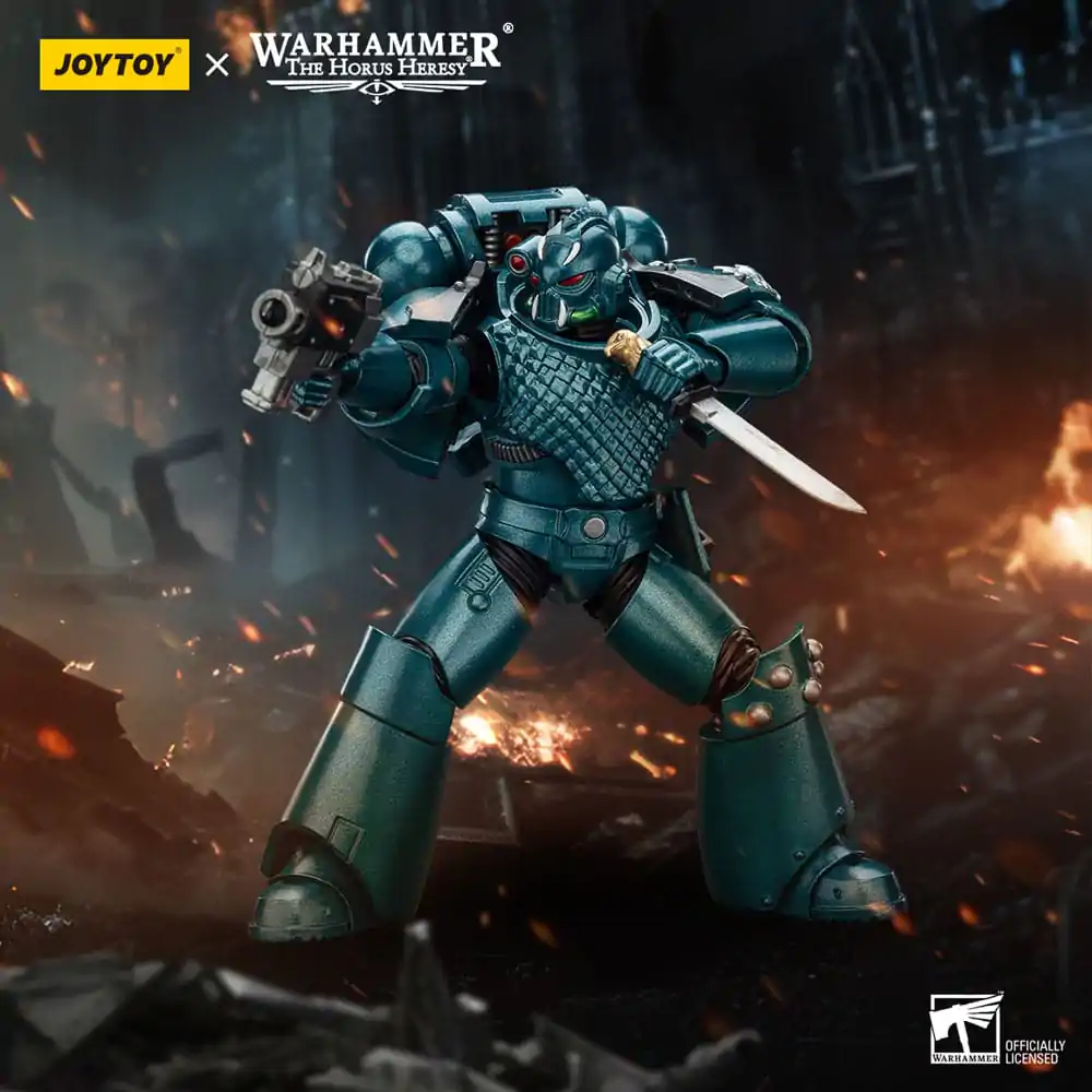 Warhammer The Horus Heresy Actionfigur Alpha Legion Head hunter With Banestrike Combi-Bolter And Power Dagger 20 cm Produktfoto