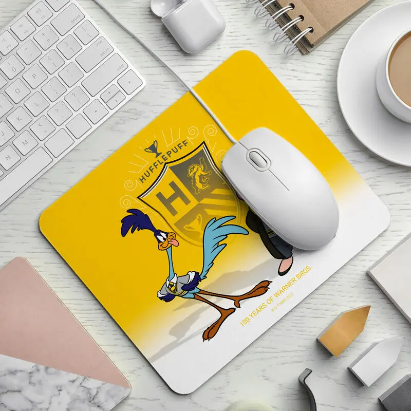 Warner Bros 100th Anniversary Looney Tunes Harry Potter Hufflepuff Mousepad Produktfoto