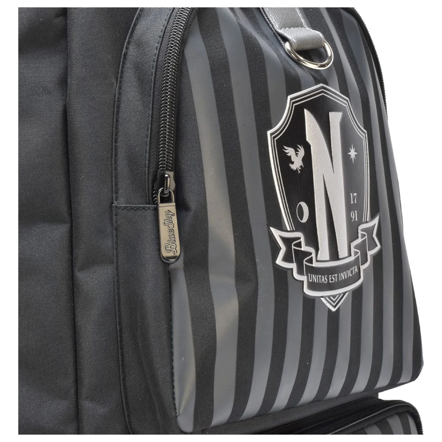 Wednesday Rucksack Nevermore Premium Produktfoto