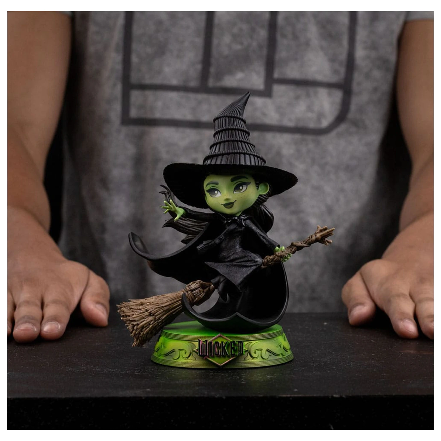 Wicked Mini Co. PVC Figur Elphaba 18 cm Produktfoto