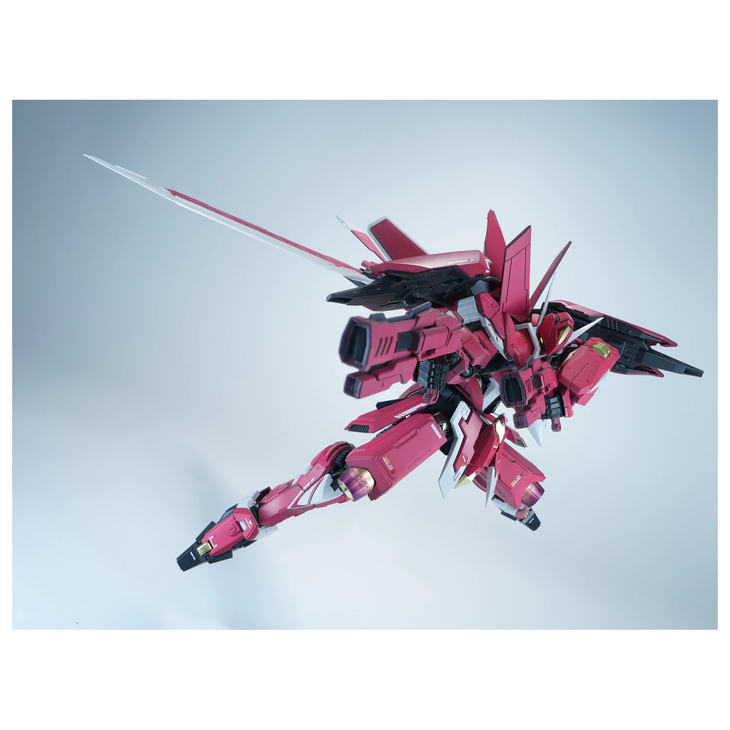 X-PLAY J-20 Cang Wei Crimson Flowing Gold Modellbausatz 21cm Produktfoto