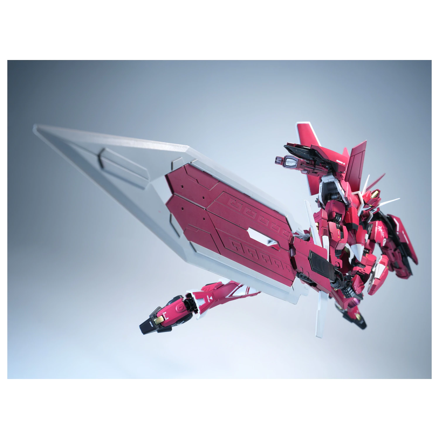 X-PLAY J-20 Cang Wei Crimson Flowing Gold Modellbausatz 21cm Produktfoto