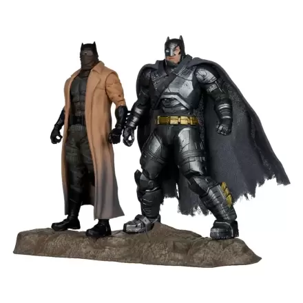 DC Multiverse McFarlane Collector Edition Actionfiguren 2er-Pack #02 Batman (Knightmare) & Batman (Armor Suit) (BvS: DoJ) (Gold Label) 18 cm Produktfoto