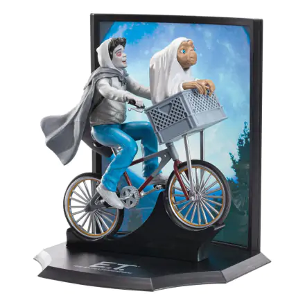 E.T. Toyllectible Treasure Statue E.T. and Elliott Over the Moon 13 cm Produktfoto