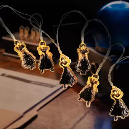 Wednesday Lichterkette Dance Pose Produktfoto